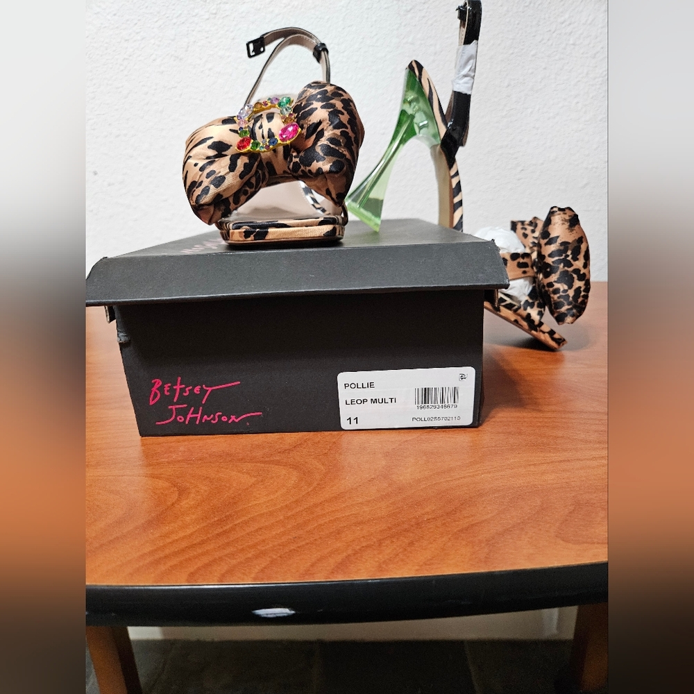 Betsey Johnson Leopard Bow Slingback Heels with Coordinating Trendology Handbag